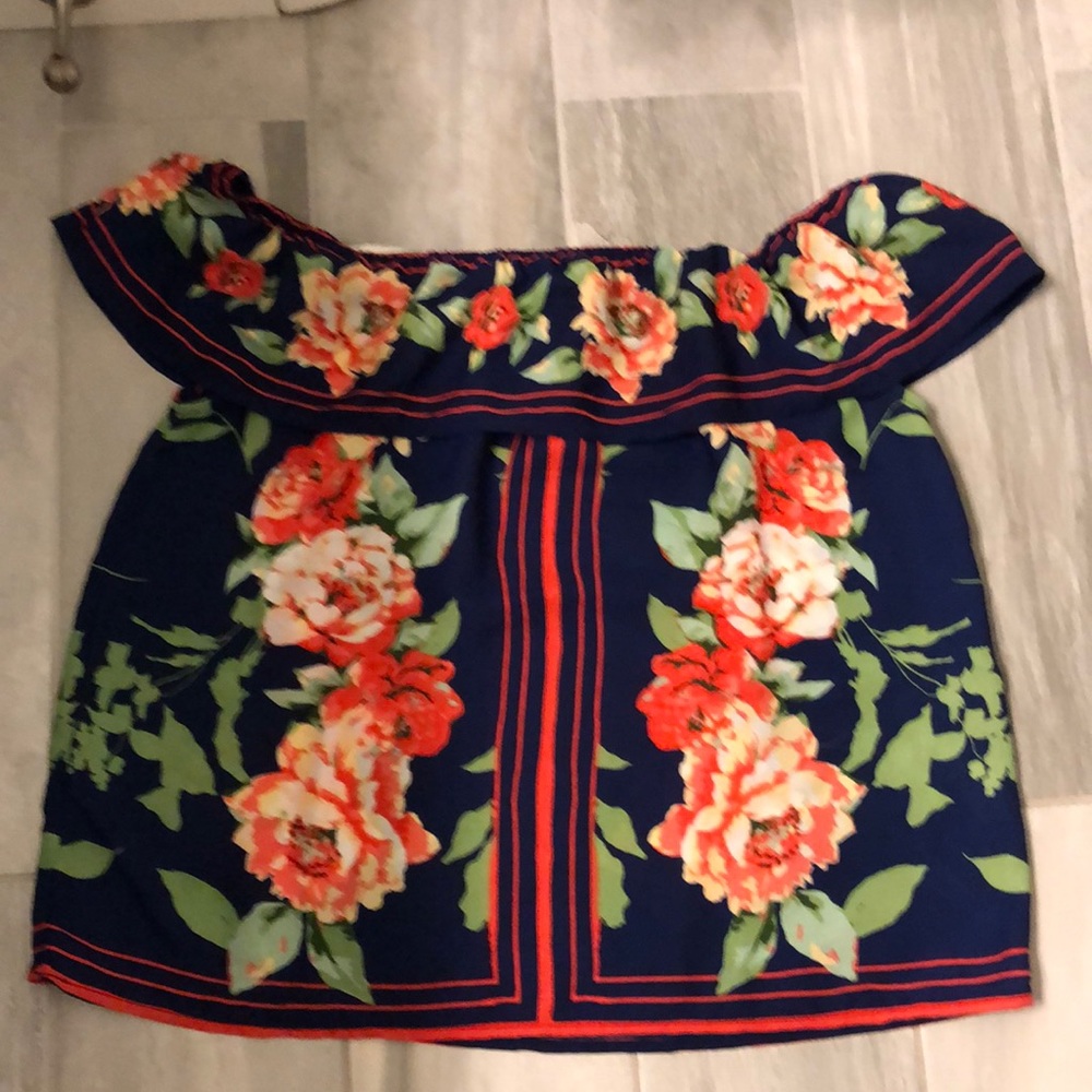E & M Off the Shoulder Couch Floral Top